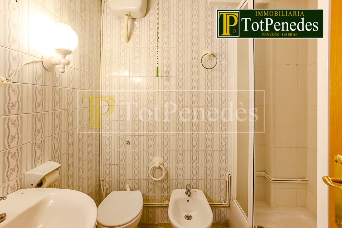 Pis Passeig Marítim Vilanova lavabo